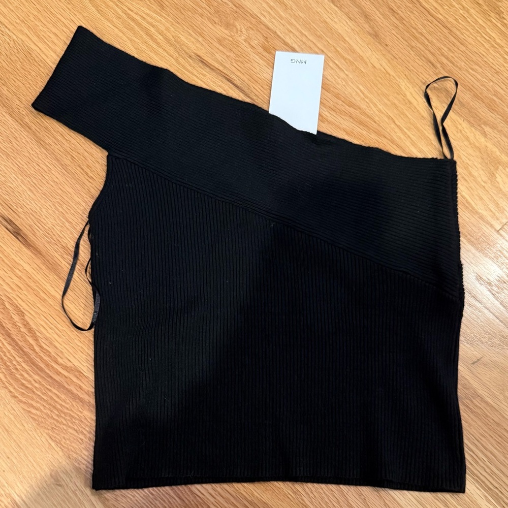 NWT MANGO TOP